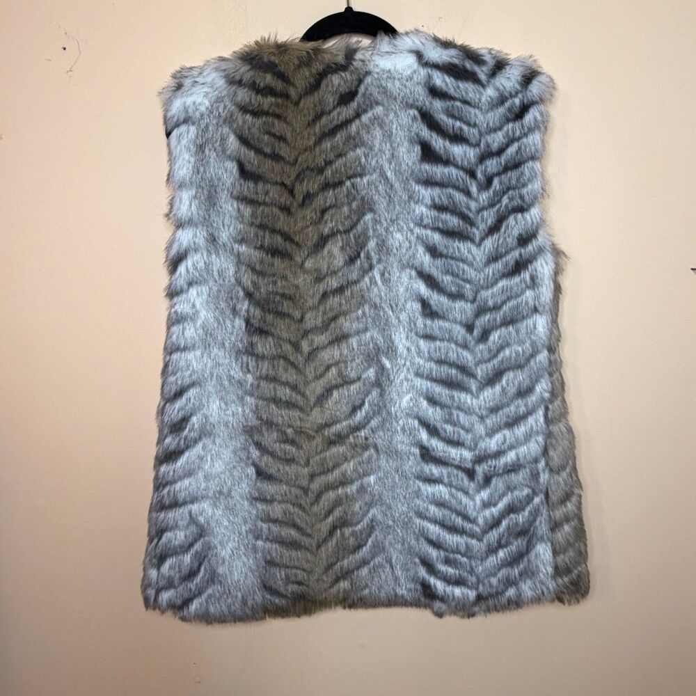 Buffalo David Bitton Faux Fur Jackie Vest Women XS Gray Sleeveless Plush Jacket - Picture 5 of 6